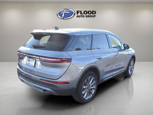 Used 2022 Lincoln Corsair AWD w/ Premium Package image 4