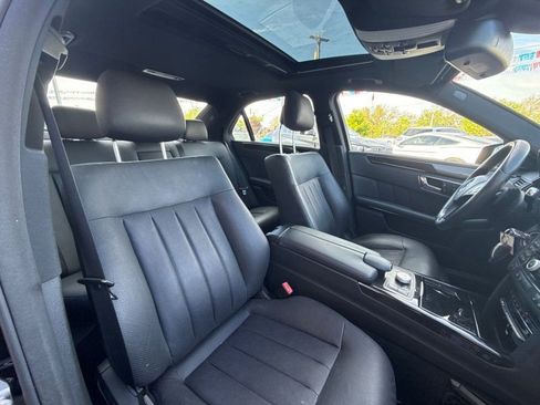 Used 2010 Mercedes-Benz E 550 4MATIC Sedan image 18