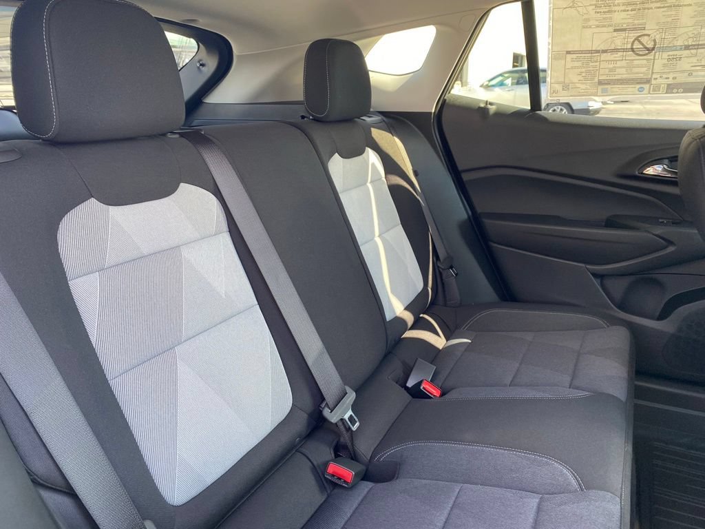 New 2026 Chevrolet Trax LS w/ LS Convenience Package FWD image 23