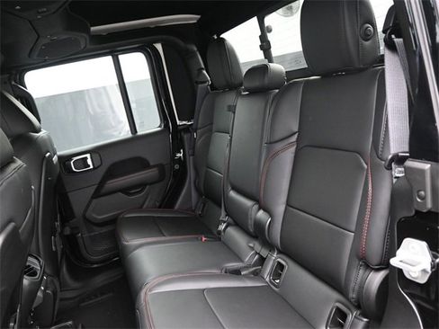 New 2025 Jeep Gladiator Rubicon image 16
