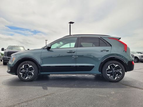 Used 2023 Kia Niro Wind w/ Wind Preserve Package FWD image 7