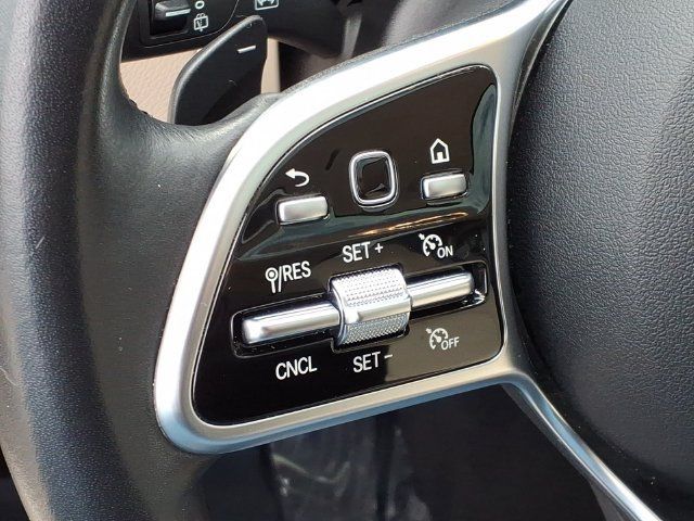 Used 2021 Mercedes-Benz GLC 300 4MATIC image 9