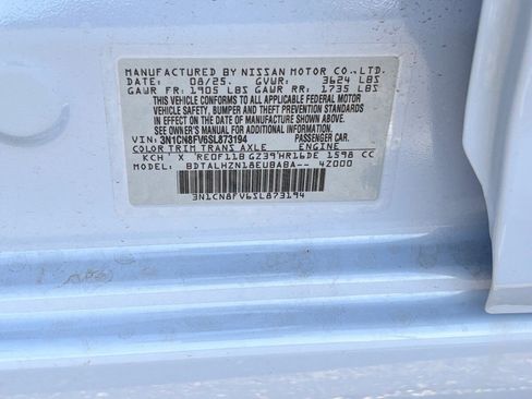 New 2025 Nissan Versa SR w/ Trunk Package image 29