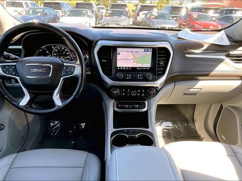 Certified 2023 GMC Acadia SLT w/ Technology Package image 15