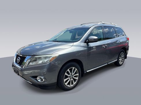 Used 2015 Nissan Pathfinder SV FWD image 4