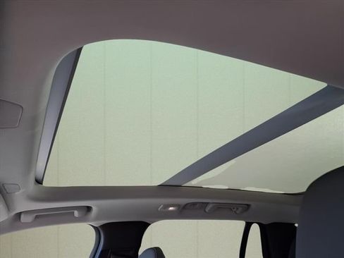 New 2026 Volvo XC90 B6 Plus w/ Protection Package Premier AWD/4WD image 17