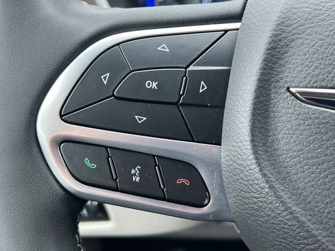 Used 2022 Chrysler Voyager LX FWD image 20