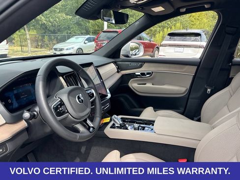 Certified 2025 Volvo XC90 T8 Ultra AWD/4WD image 19