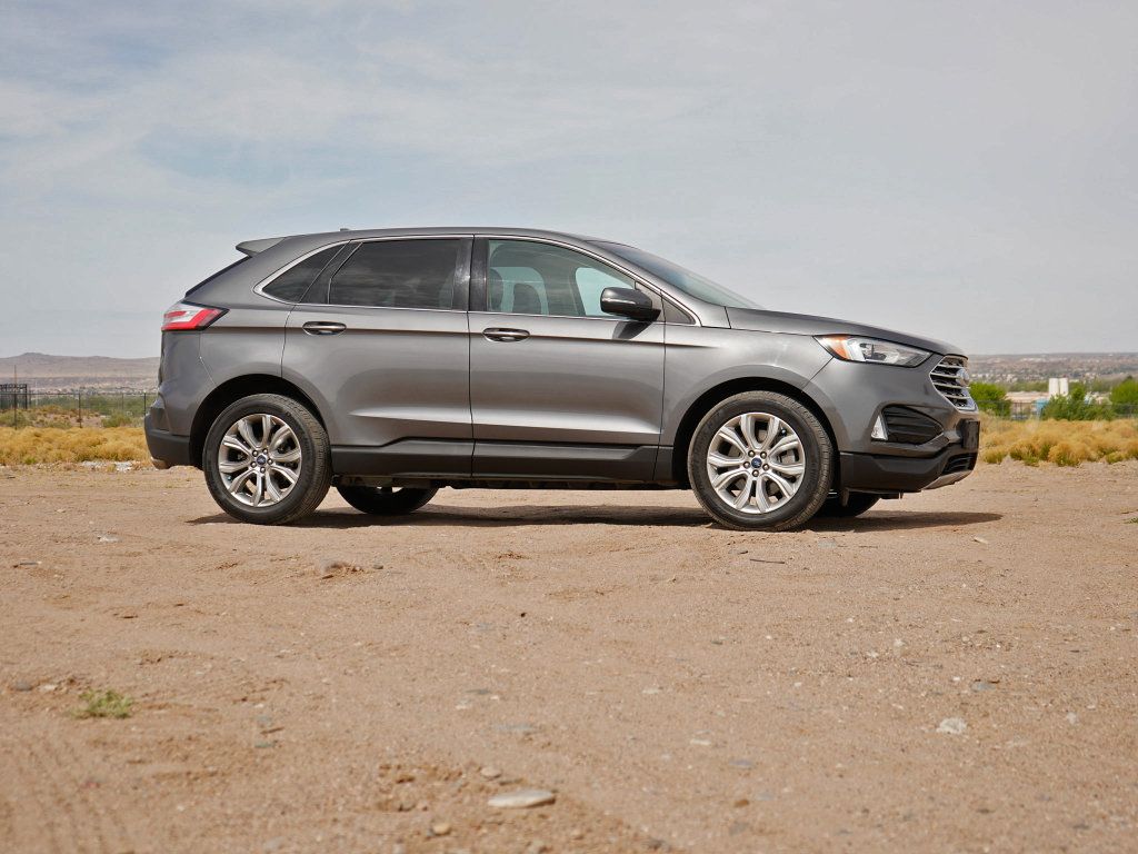 Used 2021 Ford Edge Titanium FWD image 10