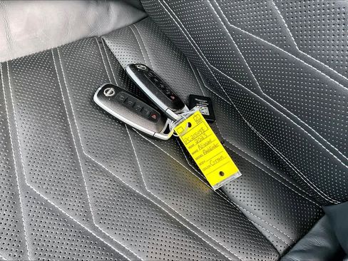 Used 2023 Nissan Pathfinder Platinum w/ Lighting Package (N93) image 14