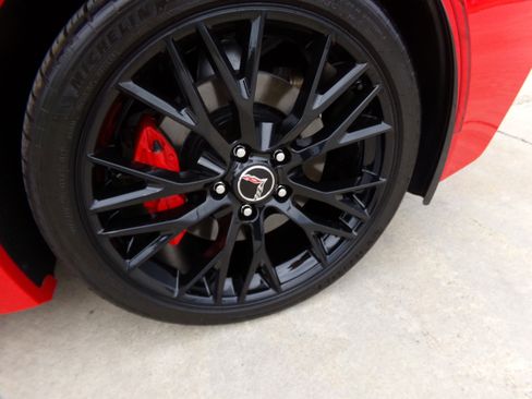 Used 2015 Chevrolet Corvette Stingray Coupe w/ 3LT Preferred Equipment Group RWD image 9