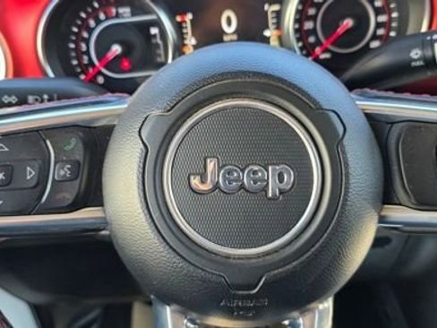 Used 2021 Jeep Gladiator Rubicon AWD/4WD image 18