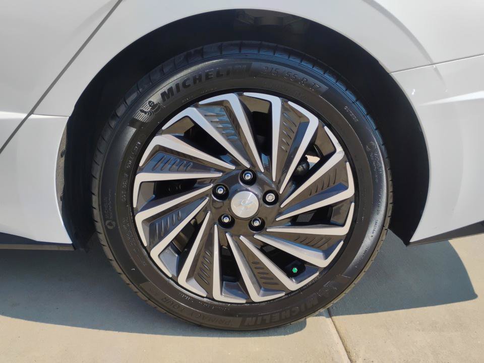 Used 2023 Hyundai Sonata Limited w/ Cargo Package FWD image 26