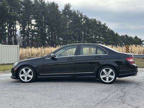 Used 2011 Mercedes-Benz C 300 4MATIC Sedan image 4
