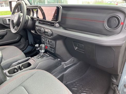 Used 2025 Jeep Wrangler Rubicon image 58