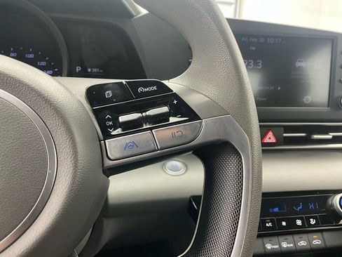 Used 2023 Hyundai Elantra SEL image 15