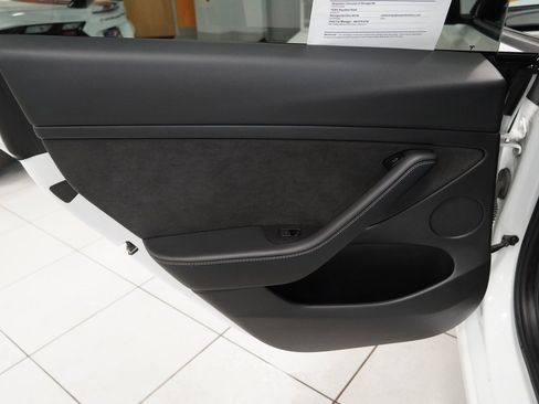 Used 2021 Tesla Model 3 Standard Range Plus image 25