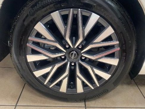 Used 2024 Nissan Altima 2.5 SV w/ SV Premium Package image 32