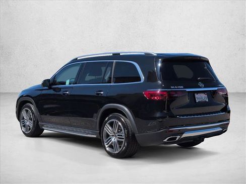 Used 2024 Mercedes-Benz GLS 450 4MATIC image 8
