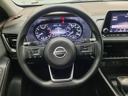 Used 2021 Nissan Rogue SV FWD image 22
