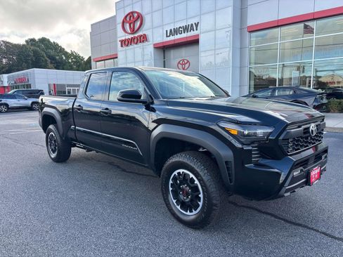 New 2025 Toyota Tacoma TRD Off-Road AWD/4WD image 1