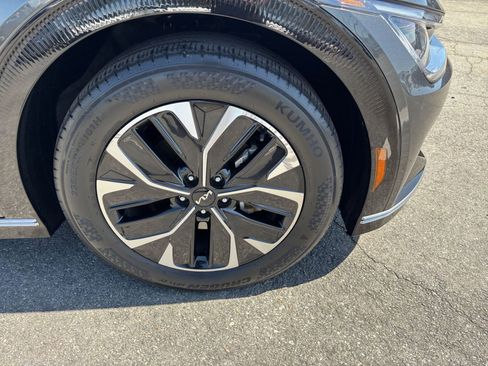 Used 2023 Kia EV6 Wind image 37