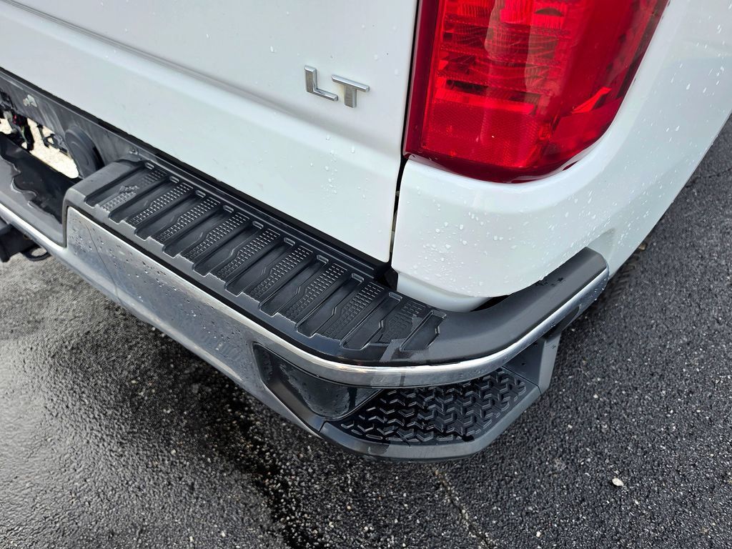 Used 2025 Chevrolet Silverado 1500 LT AWD/4WD image 7