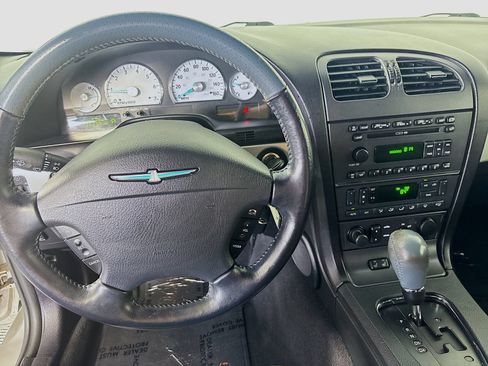 Used 2005 Ford Thunderbird RWD image 20