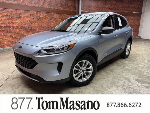 Certified 2022 Ford Escape SE AWD/4WD image 1