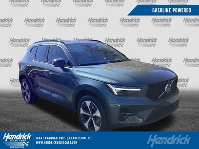 New 2026 Volvo XC40 B5 Plus w/ Protection Package Premier