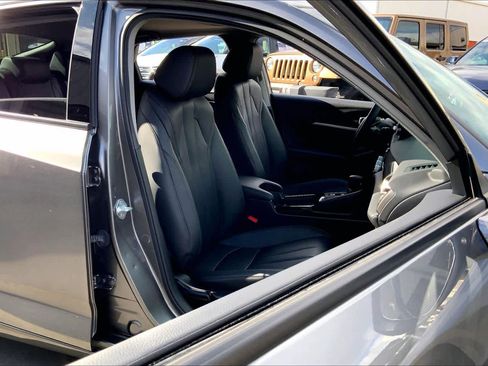 Used 2024 Acura Integra image 8