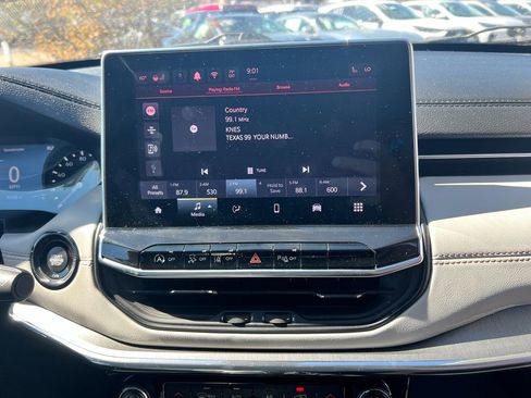 Used 2022 Jeep Compass Limited image 20