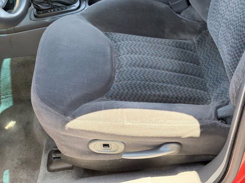 Used 2001 Pontiac Grand Am SE FWD image 19