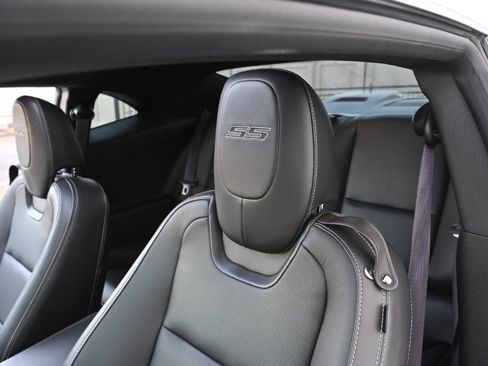 Used 2011 Chevrolet Camaro SS RWD image 25