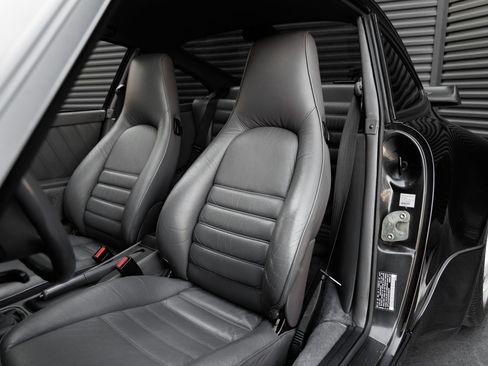 Used 1992 Porsche 911 Turbo RWD image 5