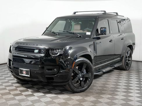 Used 2025 Land Rover Defender 130 X-Dynamic SE image 1