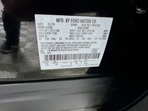 Used 2024 Ford Explorer Limited image 12