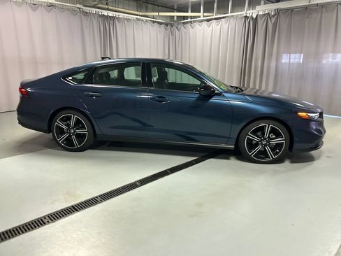 Used 2026 Honda Accord SE image 8