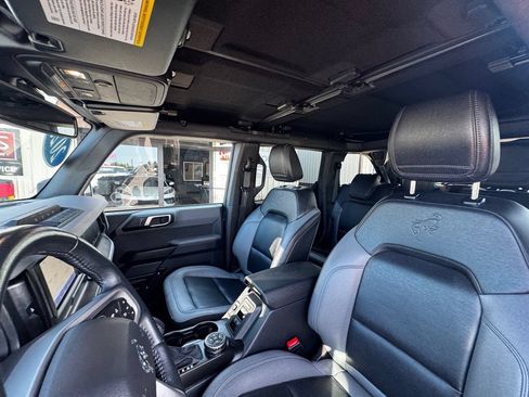 Used 2023 Ford Bronco Big Bend w/ Sasquatch Package AWD/4WD image 12