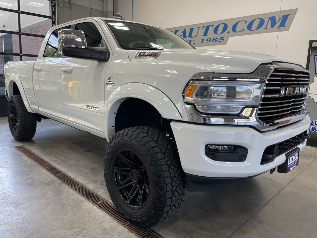 Used 2024 RAM 2500 Laramie AWD/4WD image 3