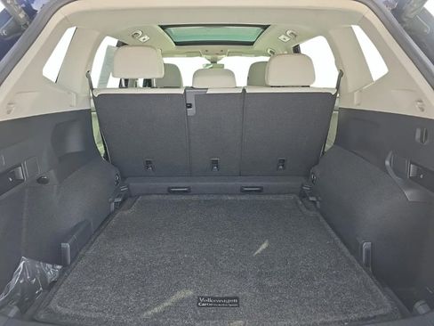 Used 2022 Volkswagen Tiguan SE image 16
