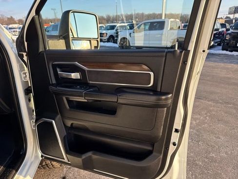 Used 2024 RAM 2500 Laramie AWD/4WD image 27