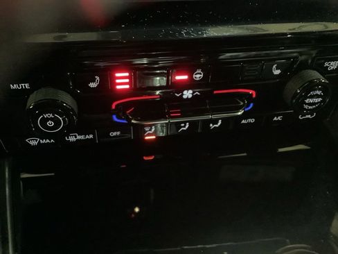 Used 2023 Jeep Grand Cherokee Altitude image 36