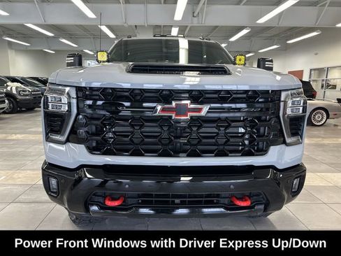 Used 2025 Chevrolet Silverado 2500 ZR2 w/ Technology Package AWD/4WD image 20