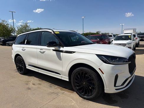 New 2026 Lincoln Aviator Reserve AWD/4WD image 3