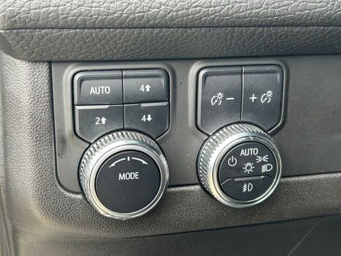 Used 2021 GMC Yukon Denali AWD/4WD image 32