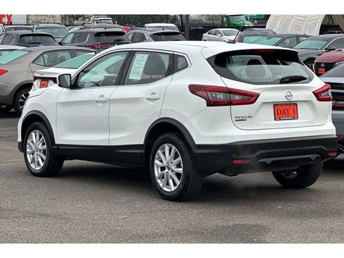 Used 2021 Nissan Rogue Sport S image 8