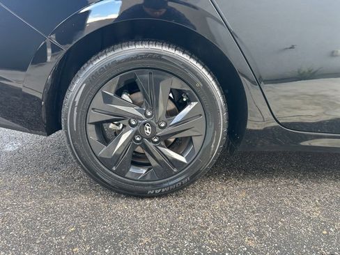Certified 2023 Hyundai Elantra SEL image 32