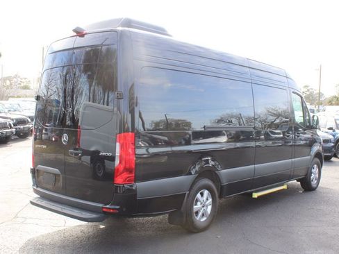 Used 2024 Mercedes-Benz Sprinter 2500 image 7