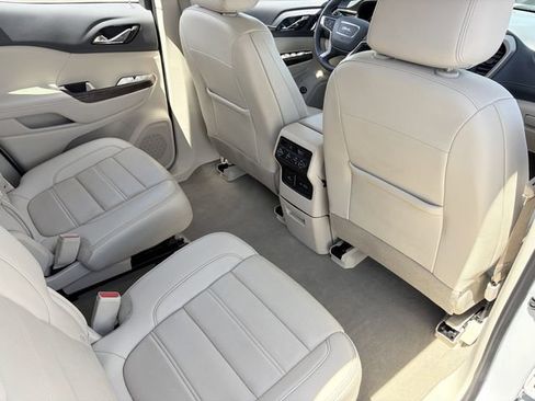 Used 2023 GMC Acadia Denali w/ Denali Ultimate Package AWD/4WD image 15